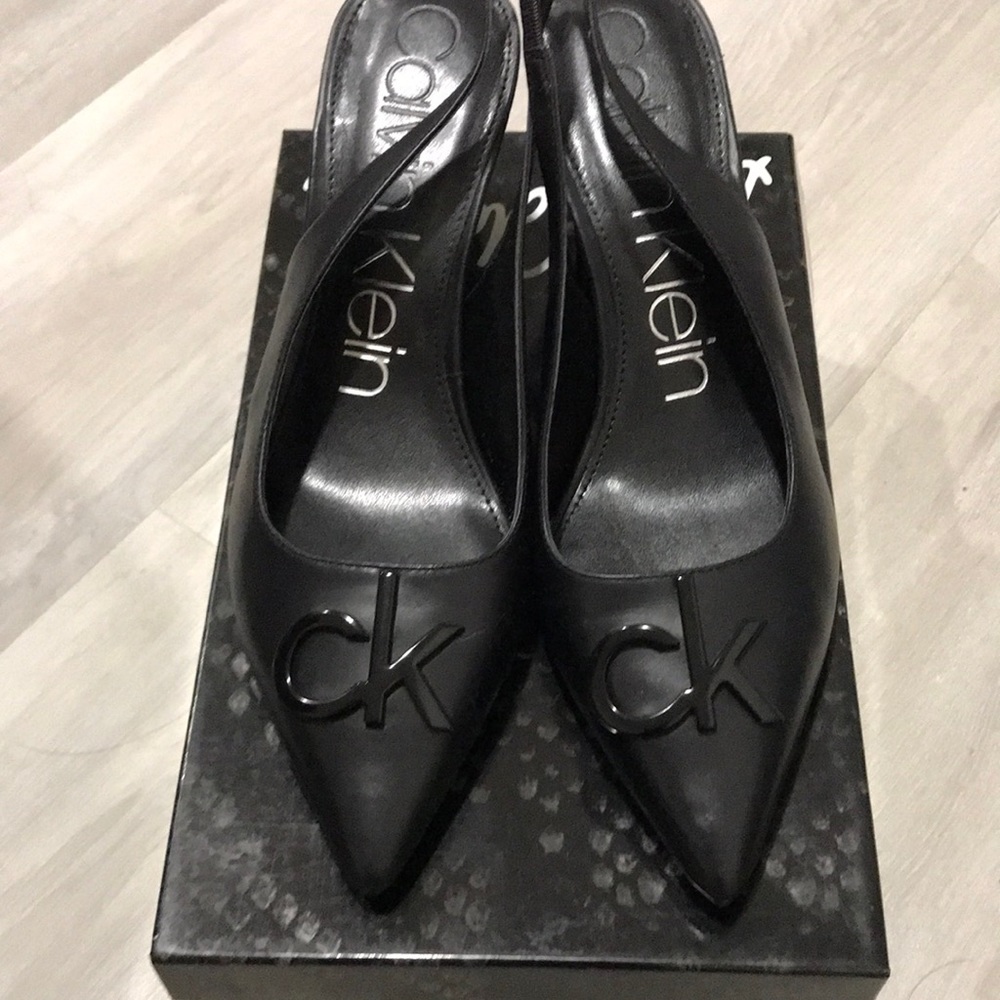 Calvin Klein Pump